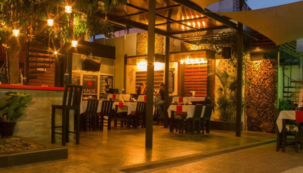 Hotel Ramada Inn San Salvador Buitenkant foto