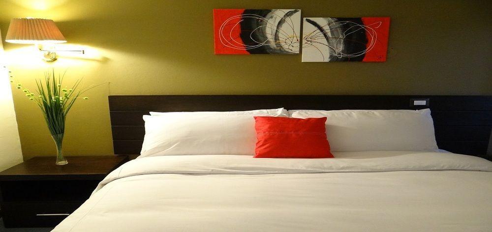 Hotel Ramada Inn San Salvador Buitenkant foto