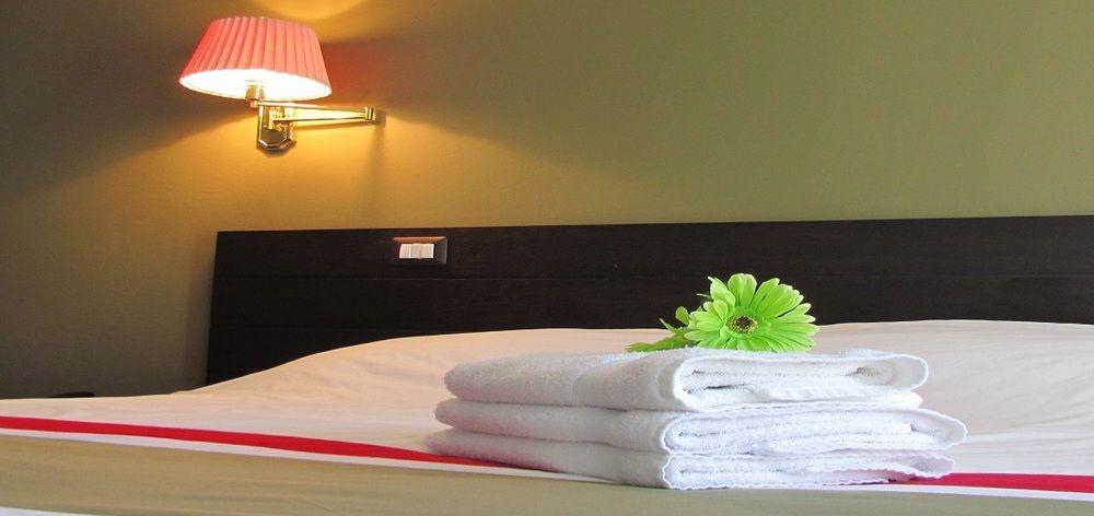 Hotel Ramada Inn San Salvador Buitenkant foto