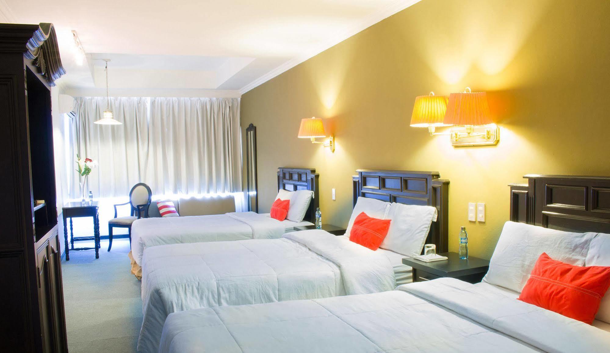 Hotel Ramada Inn San Salvador Buitenkant foto