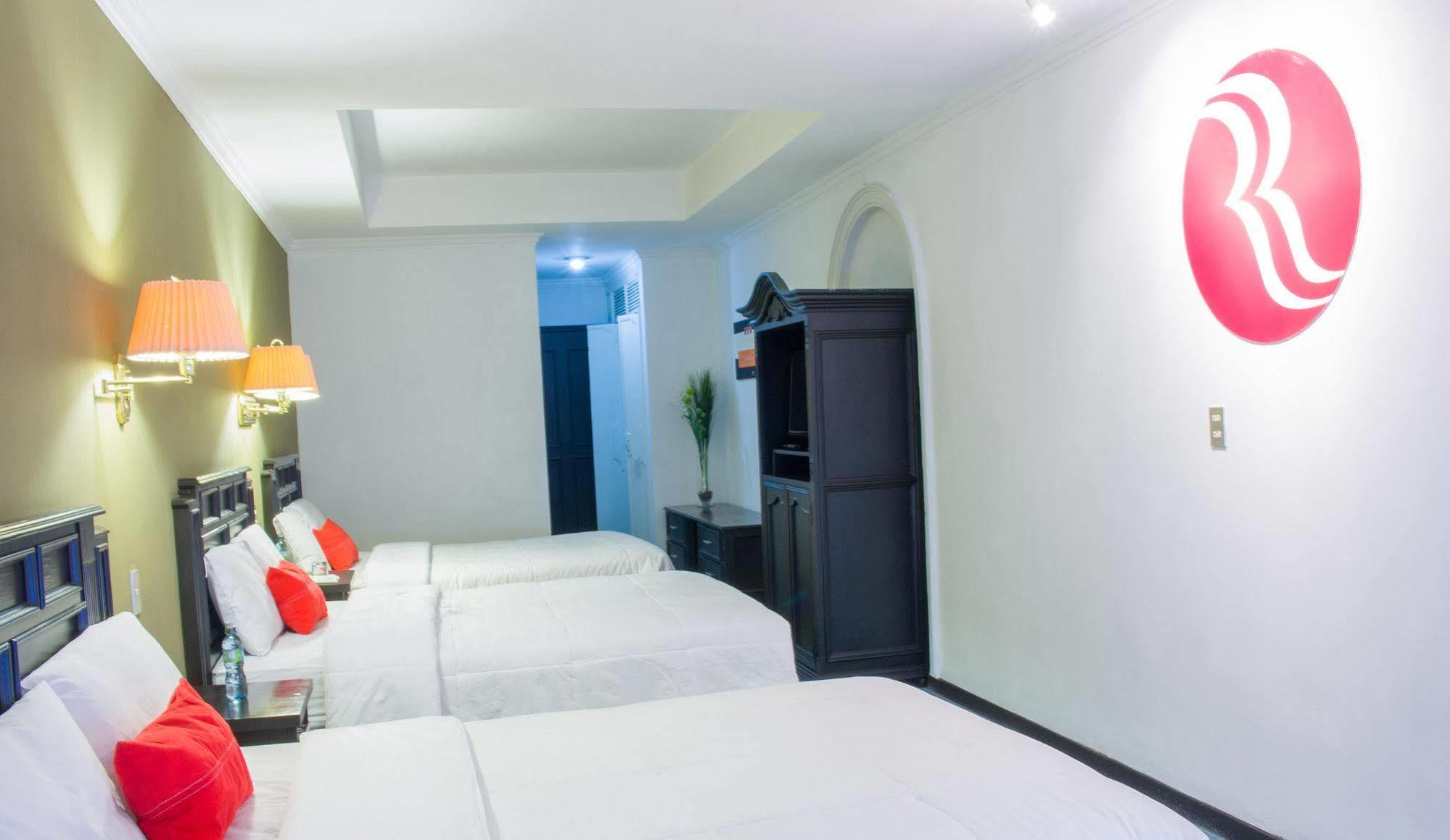 Hotel Ramada Inn San Salvador Buitenkant foto