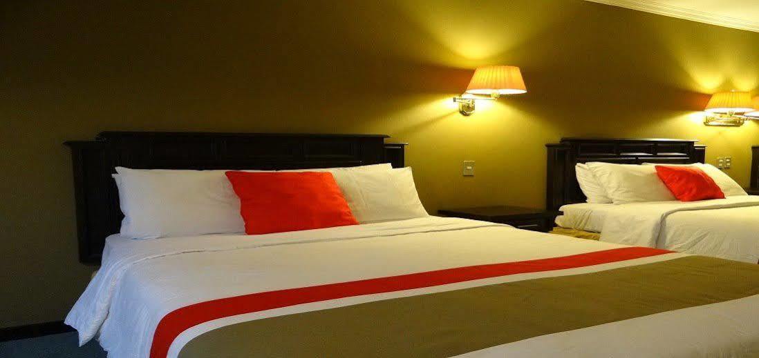 Hotel Ramada Inn San Salvador Buitenkant foto